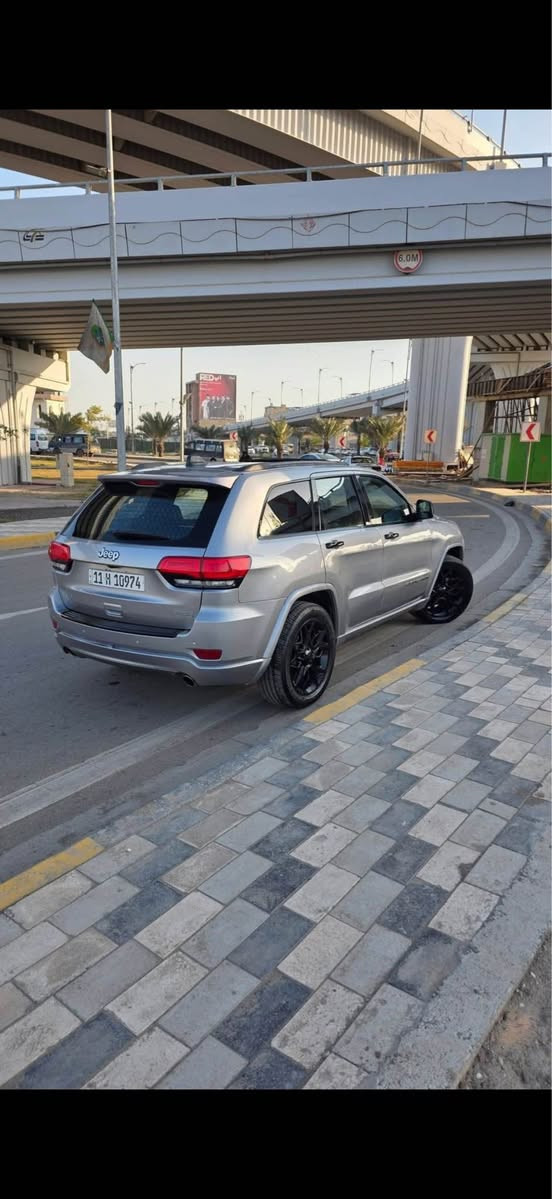 جيب لمتد بلاس فول ماوس وضعيات بانوراما محرك ٦سلندر مكفول صبغ حزام تقريبا بدون دواخل مكفوله 
*********** بغداد, العراق
