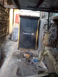 ياالله السلام عليكم بيع مكاسر عدد اربعه و3 سماعات شغالت الشراي يتصل بي...