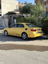 كورلا ٢٠١٢  LE    سلايت داخل لونين  سياره بدون تبديل وبدون ايرباك بيها...