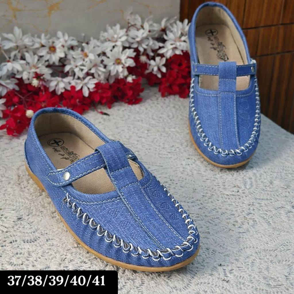 رجع مرة ثانية بعد ما خلص 🔥

الموديل اللي انطلب هواي… توفر بـموديلات مختلفه 👠

✔️  طبي أرضية فلوريتان كاجوال ويناسب الرسمي أيضا
✔️ قياسات خاصة: وعاديه 37/38/39/40/41/42
✔️ يناسب أهل الفقرات وطالبات الجامعه 
✔️ مناسب للي عملهم يتطلب وقوف مدة طويله 
✔️ مثالي للمشي والمسافات الطويلة
✔️ جلد طري وناعم وخفيف ريشه 

راحة حقيقية + قياسات نادرة
لهذا دا يخلص بسرعة ✨

💰 السعر: 15 الف دينار فقط
📩 راسلينا واحجزي قياسچ قبل ما يخلص


**إذا كنت صاحب هذا الإعلان وتريد حذفه لأي سبب، رجاءا أرسل رسالة إلى الدعم الفني**