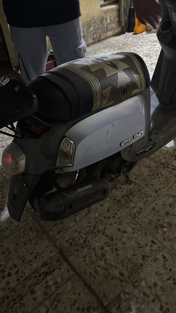 سلام عليكم بوليس موديل 
8 دراجه ناعمه نضافه 85/100 
مكان نجف كوفه  سعر خاص 
***********
