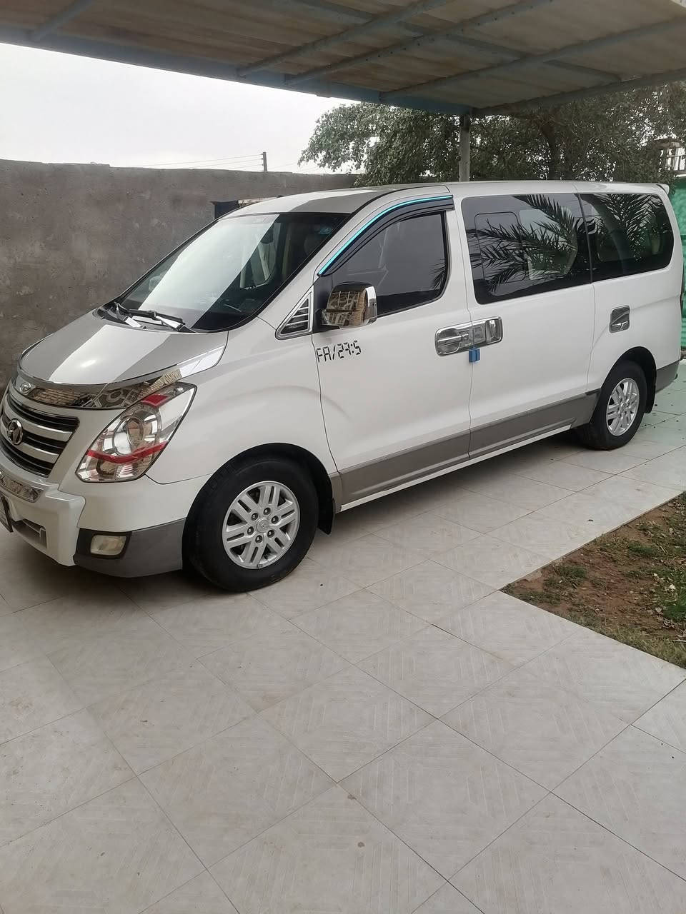 سلام عليكم للبيع ستاركس موديل 18 محوره 12 سبلاين كفاله عامه تخم تاير جديد استفسار عل رقم 📱*********** /***********

