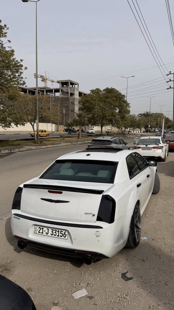 2020 وارد خليجي بدون حادث
C300 S  مكينة 5.7 هيمي

فول مواصفات للاخير اعلى مواصفات بل اوباما 
خزن ميموري
كلاصات تدفئة تبريد 
كراسي تدفئة تبريد
ستيرن تدفئة 
ستيرن كهرباء 
برده كهرباء 
دوسة سكليتر والبريك كهرباء 
رادار جانبي 
حساسات 360 
ادامه كامله للسياره 
بلكات فلاتر 
دهن 
عليها ويل روهانا الاصدار الجديد 
كفرات فجوج 6 بستم 
تفريغ وكزوز كامل بوابات شغل علي الوادي 
رقم سليمانيه باسمي تحويل مباشر 

السياره جاهزه مجهزه على ٢٤ حبايه متصرف عليها ولا دينار 

السعر 345 وبيها مجال بسيط 

***********
