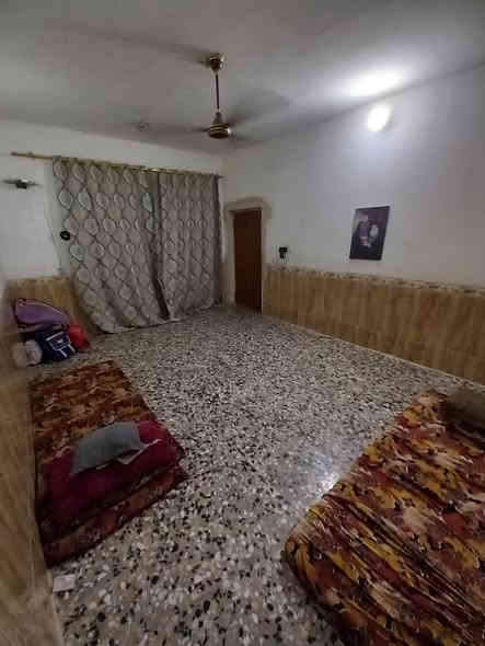 بيت للبيع 50متر زراعي سند 25
العنوان الشعلة مقابل قطاع 14 شارع ابو طياره 
الشارع مقرنص خطين وطني خدمات فول 
تفاصيل المنزل استقبال معزول مطبخ حمام تواليت داخلي وخارجي وغرفه نوم كبيره وحولي سطح نقص شتايكر 
السعر خاص اواتصال على الرقم
*********** بي واتساب
