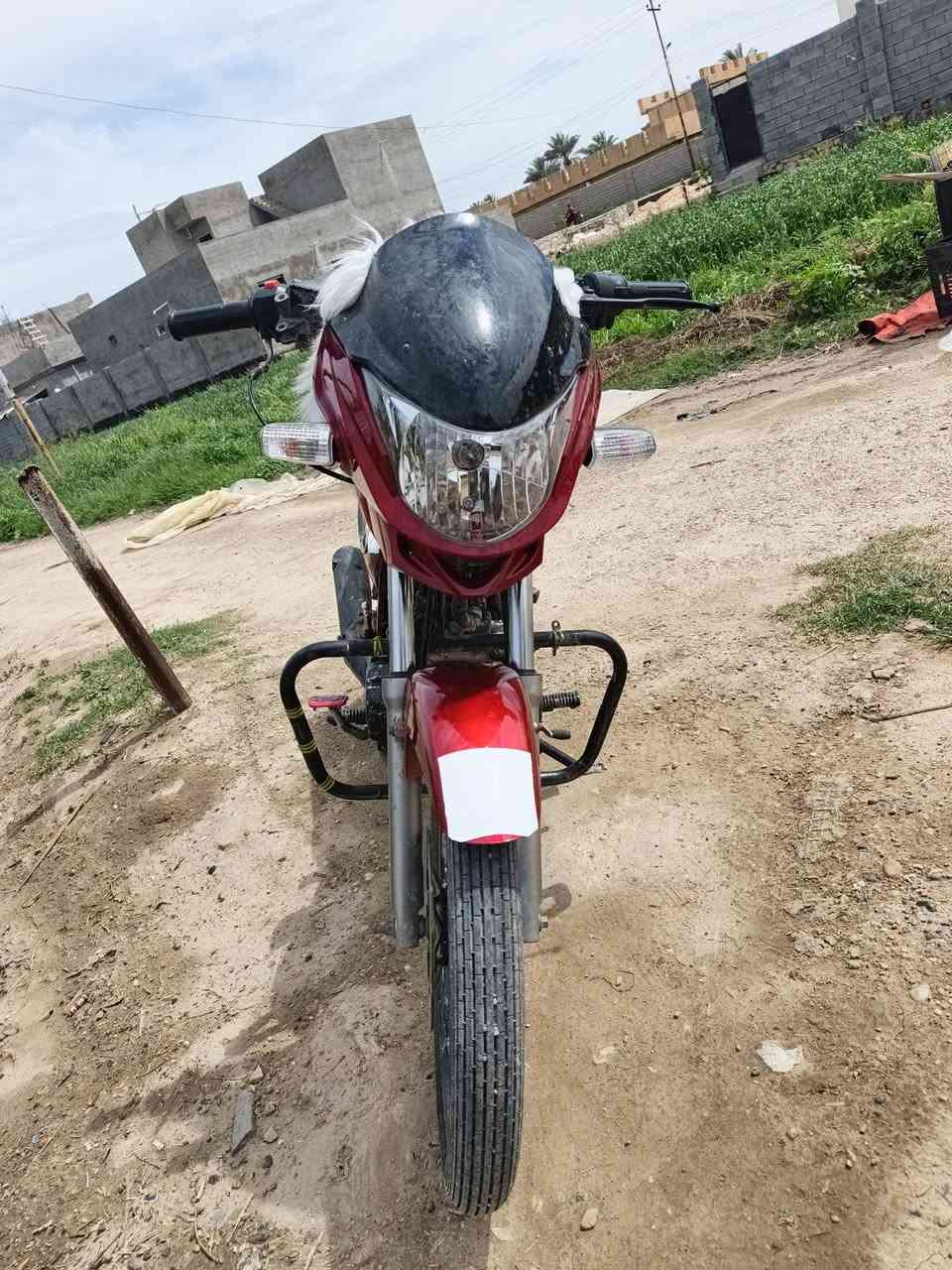 سلام عليكم ماطور سايم اكتروني للبيع موديل 15 بدون اوراق يرادله ترتيب محرك بي صوت بس نشط بلمشي واول ميشتقل يدخن شويه ويكطع وباتري ضعيف مكاني جزيره الخالديه سعره 400 وبي مجال ***********
