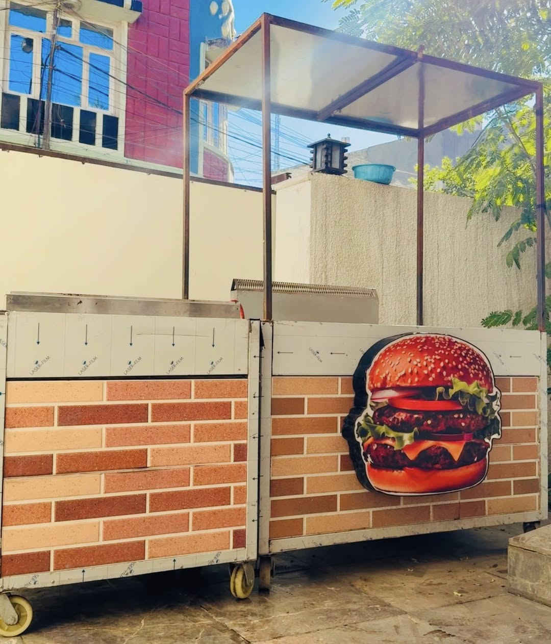 قلاية حوضين 6 مدافع مع عربانة بركر جديدة مع گرلر جديد واثنينهم مغلفات بسيراميك نظافة 95‎%‎ الي يأخذهن يشتغل بيهن يوم ثاني
 0771 629 8977‬
