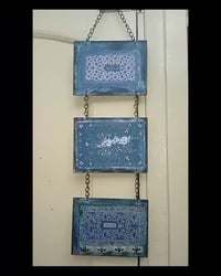 علاقة خشب • سلاسل نحاس