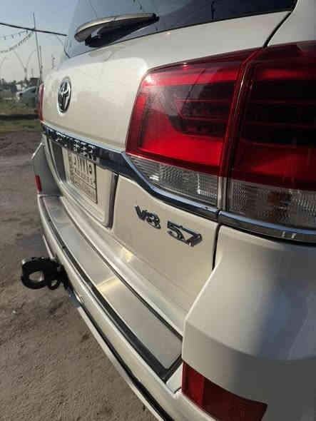 تحيه طيبه :::للبيع لاندكروز VXS موديل 2018مكفوله كفاله عامه رقم بغداد بأسمي تحويل ثاني يوم 
تويوتا لاند كروزر(2018) مواصفات (VXS)

♦️تويوتا لاند كروزر موديل (2016)
مواصفات (VXS) فول مواصفات 
محرك (٥٧٠٠) (V8) فول فول

♦️ مكفولة كفالة عامة     بيه ملاحظات بسيطه شخطين بالباب والبنيد 

♦️سياره داخل قرميدي _

♦️سياره ماشي150الف ( كيلو حقيقي 
♦️
‏‎محرك كير بشرط مامفتوح ♦️
‏‎سيارة حيل نظيفة كلشي على البلاد 
♦️فول فول المواصفات  
بصمه + الانزلاق +كشن جلد + كوشنات تدفيئه + شاشات ايباد بيلادي +٥ كاميران 
ثلاجه + زينون+ كوشنات تبريد +الخزينه 
+هواء مزدوج + نيظام ايكو سبورت +حساسيه الديك المؤخره مرايات 
+الفتحه + باب الخلفي جگ + وادار امامي
دبلات كهرباء _ سياره فول موصفات

♦️نظافه ١٠٠٪؜ كامل سيرڤس بدون نقص و مصرف 

♦️سياره مال بيت  أي نقص مابيها ٤ إيطارات جديده 
السونار مرفق مع الصور

العنوان ديالى المقداديه 

سعر المطلوب547بي مجال بسيط 

الاتصال ***********
عباس التميمي التجارة السيارات
