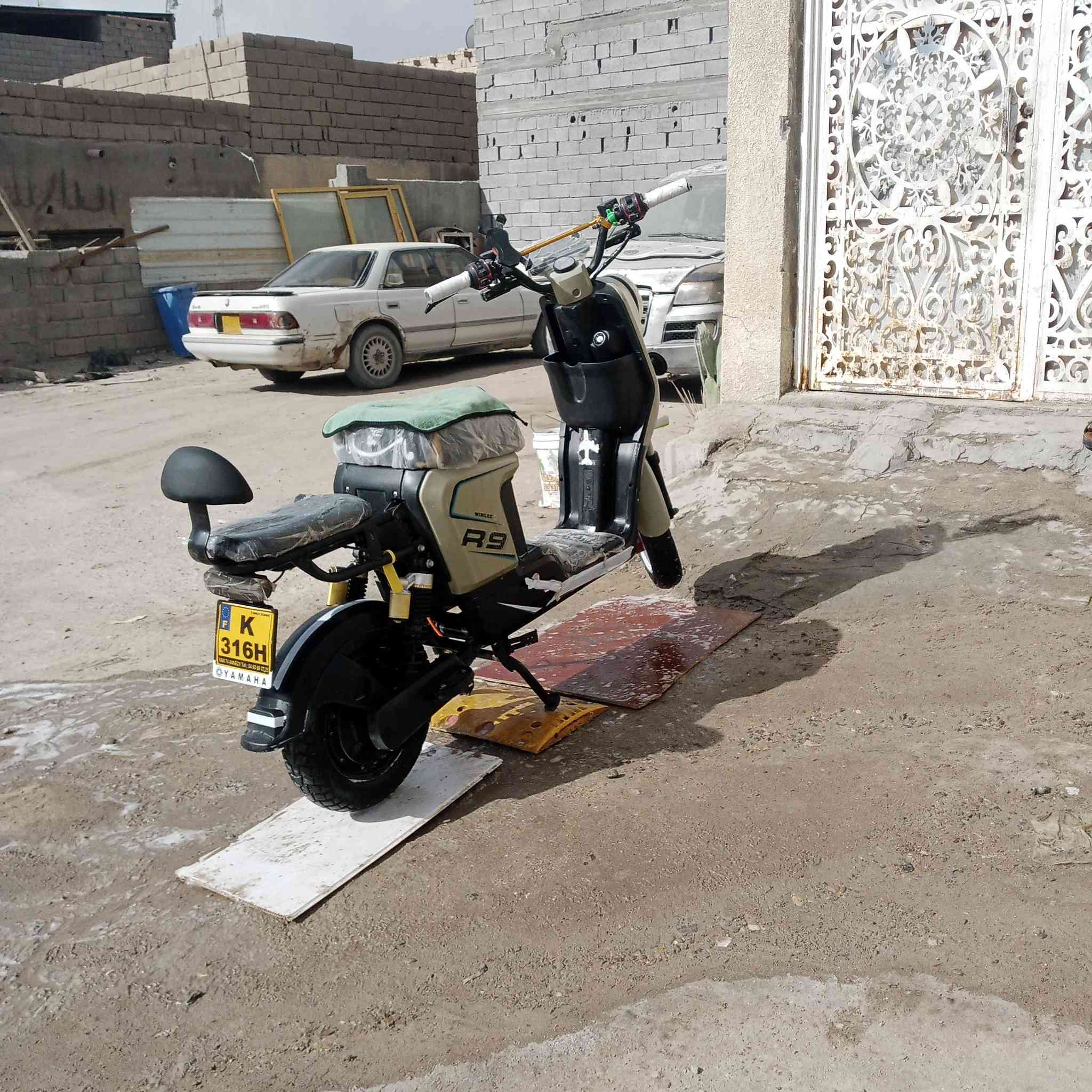 ار 9 للبيع مستعمل موديل 2024 دراجه نضيفه بطاريات 16انبير ينقصن نقطه وحده الاشاير ما  يشتغلن لان الكتف يرادله تبديل سعره3 آلاف بيهه بك(R) الدراجه كامله مكمله مكفوله السعر 450وبيهه مجال المكان البصره مطيحه 
رقمي *********** رجأن بدون اتصال بس مراسله ولوتي ب🩴
