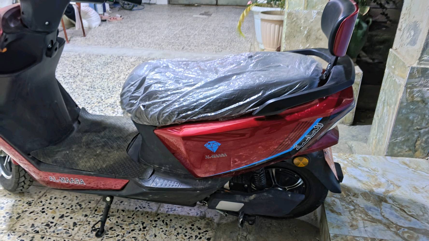 السلام على دراجة 🛵 ماسة شحن🔋 
موديل 2️⃣0️⃣2️⃣5️⃣ 
6️⃣بطاريات دبل 🔋
ملف 2️⃣0️⃣0️⃣0️⃣W نحاس حقيقي 100%
عقل مال شركة غير مبدل ✅
دراجة جديدة شركة ماشي فقط 8️⃣0️⃣0️⃣ 
بطاريات فول 🔥 عقل فول 🔥 ملف فول 🔥 كفرات وكشر 🔥 كهربائيات فول 🔥
مواصفات ومميزات الدراجة ⬇️ /
شاشة الكترونية 🔥 هورن 🔥 نظام رجوع الى الخلف 🔥 اشارة يمين 🔥 اشارة يسار 🔥 دبل اشارة 🔥 4 نمر 🔥 مثبت سرعه 🔥 عارض اعطال 🔥 الوان باللايت 🔥 لايت ناصي 🔥 لايت عالي 🔥 

الدراجة انظف من الصور دراجة جديدة لوك صار شهرين من اخذتها فقط مماشي بيها هواي فقط 800 يعني جديدة بمعنى الكلمة فقط طريقي بيها للدوام وارجع دراجة نشطة لابعد درجة تشلع الكاع شلع تكفيك شحن تقريبا 4 ايام تمشي بيها ماكو مشكلة قليل مشحونة ومحافظ عليها حيل دراجة اخذتها 8️⃣5️⃣0️⃣ من دعاء سنتر دراجة حيل حيل نظيفة وجديدة 


الموقع 🗺️⬇️ /
الانبار / الرمادي / ال 5️⃣ كيلو 

سبب البيع ⬇️ / 
محتاج فلوس لعملية قسطرة لوالدي لولا الظروف حدتني ما ابيعها 


السعر💵⬇️/ 
7️⃣0️⃣0️⃣ الف وبي مجال 

للاتصال 📞⬇/ 
***********️