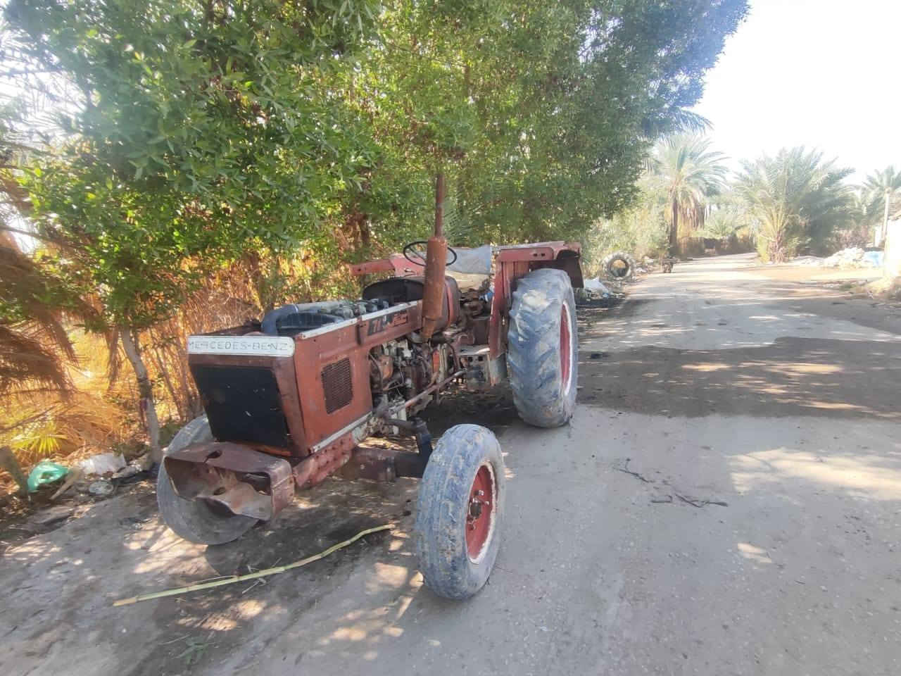 السلام عليكم مكينه عنتر بدون موديل 88 شرط الشغل شرط الكراب محرك كير هودرايك كله على الشغل كبل للكراب مال جناي بلاديه كلشي ممحور بيهه مكينه على البلاد مع فدان محور جديد سعر ب 2750 وشويه بيهه مجال العنوان بابل قضاء الكفل رقم الهاتف *********** غير متواجد على الفيس اتصل ودلل
