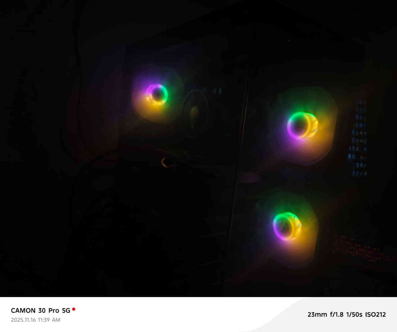 - حاسبة كاملة وشاشة  للبيع جدد ونضيفات استعمال قليل حته ضمان مامخلص
- نوع الشاشة : MSI MONITOR G255F 
- مواصفات الشاشة :   
180hz
دقة 1080 × 1920(FHD) 
24.5in
Ips
1 مللي ثانية
منفذ HDMI 
الشاشة تدعم  Displayport

- مواصفات البيسي: 
CPU CI5 12400F TRY
AMD RX 6600 8GB 2FAN ASROCK
RAM DDR4 16GB 3200 8×2 TXRUI
M.2 1TB TEAM GROUP MP44L 5000Hz
FAN CPU ALTA 9 DEEPCOOL
PSU Ruix GX 650W 80 Plus Bronze 
M.B H610M ONDE DDR4 M.2
CASE LOVINGCOOL LC-T2 BK 3FAN RGB

- صارلهة 5 أشهر عندي استعمال كلش خفيف

- السعر 980 الف بيهة مجال بسيط
- الرقم واتساب ***********
- مكاني ☜︎ البصرة / التنومة / شارع 40
