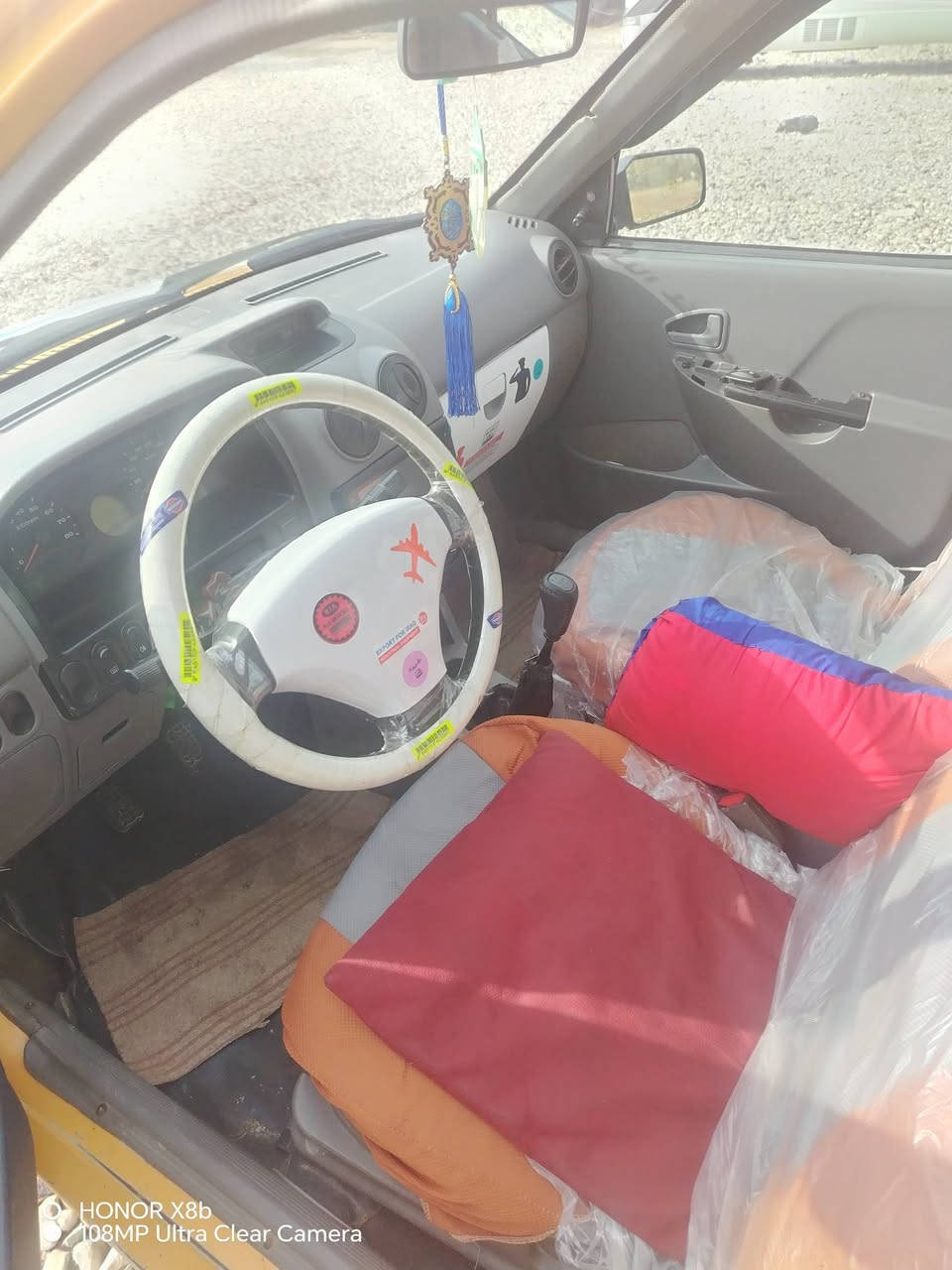 السلام عليكم سايبه 2014 جاهزه وخير من الله رقم واسط انجليزي ما ناقصها اي شيء مصفره ومجدده مكاني كوت رقمها ما صوت اتصال او تعال واتساب ومراوس حسب القناعه ***********
