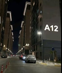 ✨ شقة للبيع في مجمع النسيم ✨ 📐 المساحة: 140م² 🏢 الطابق: 5 🌆 إطلالة بول...