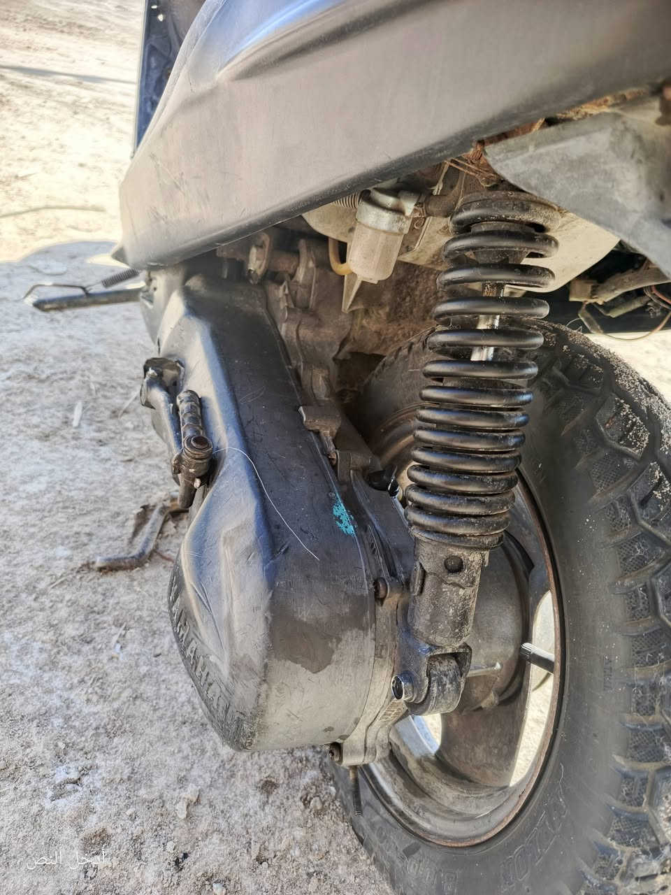 اسلام عليكم اخوان هاي دراجه تسع زروف سرعته ميه مكينه ما مفتوحه كهرباياته كله شغاله وسعر 200الف مكان بصره كرمت علي ***********
