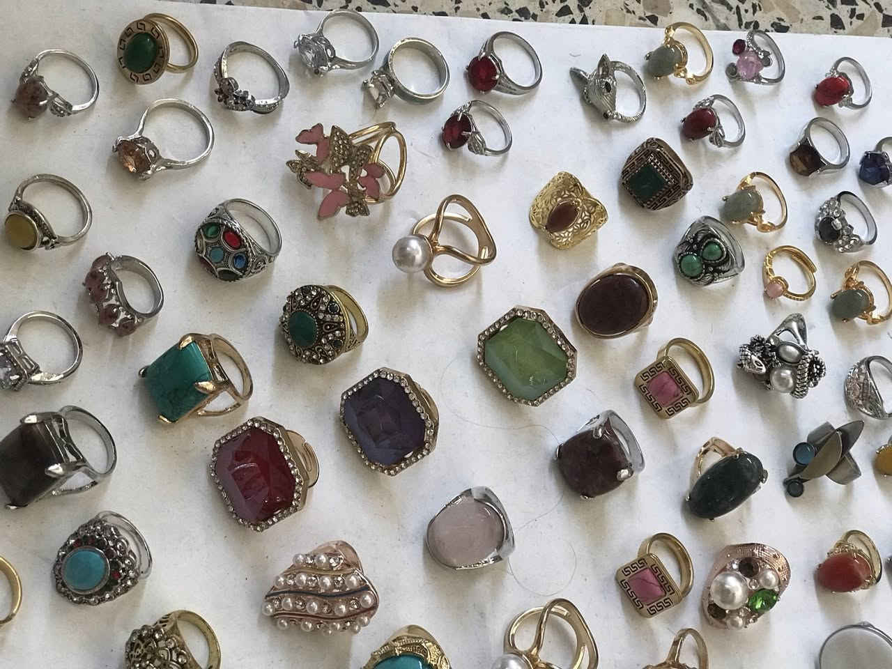 محابس بهالجمال قطعه ٢ و٣ و٤ فقط
عندي توصيل 🚚 
المكان بغداد


**إذا كنت صاحب هذا الإعلان وتريد حذفه لأي سبب، رجاءا أرسل رسالة إلى الدعم الفني**