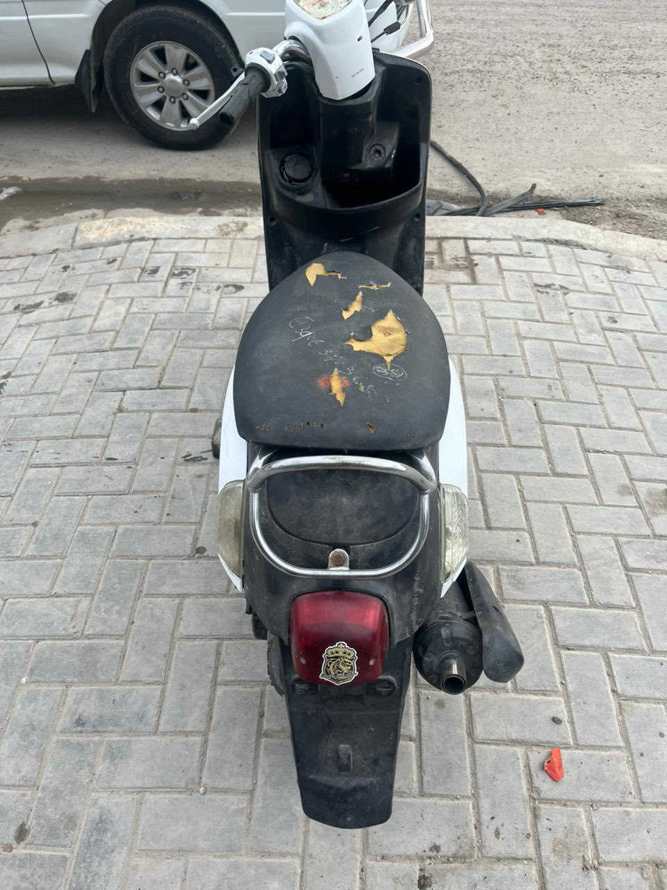 سلام عليكم دراجه بوليس كابريتر دراجه كهربائيات كلها شغاله شلعه ومعدل تشتغل اب اي وقت نكره خير من الله الدراجه سعر ٤٥٠ وبيها مجال عنوان بغداد البياع شارع ضغط رقم ***********
