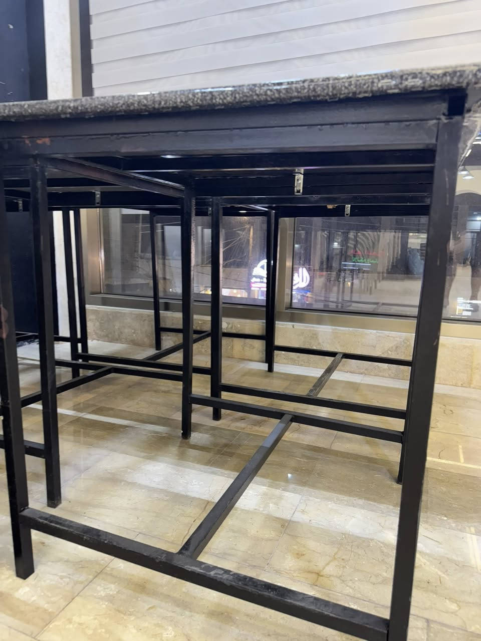 سلام عليكم
ميوزة دومنه للبيع نظاف كلش ما مستعملات ابد مثل ما موضحات بالصور الميوزه تفصال حديد ومغلفات بجلد اصلي ارتفاع الميز تقريباً ٩٠ سم وعرض ٣٠*٣٠ شغل كله اصلي ومتعوب عليه مكاني البصره 
رقم *********** رايد الواحد ب ٣٥ الف
