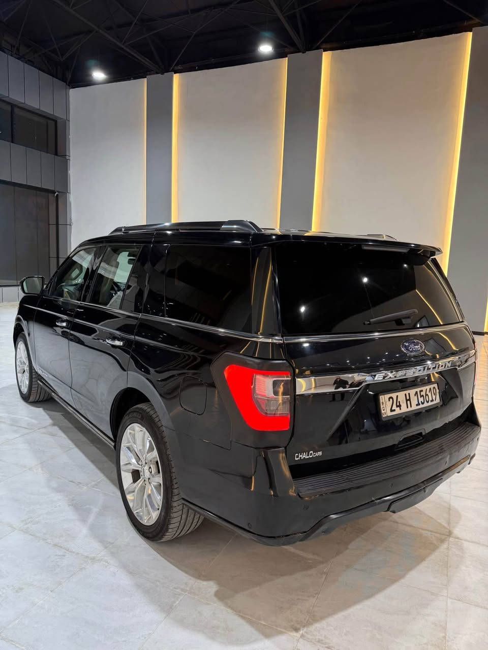 2019 Ford Expedition
فول فو ل واحد موصفات plitinuam 
اى موصفات أريد اكو 
دوسه كاره باى 
سعر بلاش 245 
سياره بدون ارباك بدون داخل واحد جمله سبخ فقد حساب ساره كلين 
(0750/403/39/48) دهوك, العراق
