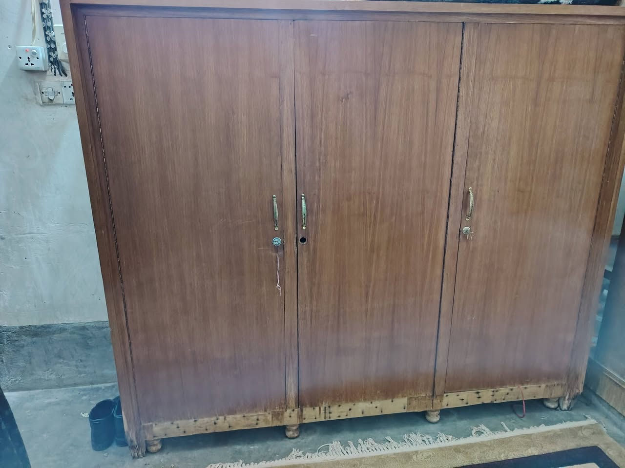 السلام عليكم صناديق للبيع 90 بي مجال ***********
