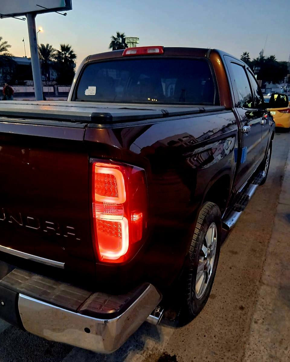 تويوتا تاندرا 2016 اعلى فئه 
 المسافة المقطوعة 185 
فول الفول مواصفات 
كير ومكينة مكفول من الفتح 
وارد امريكي داخله كلين
بالعراق طخه بسيطه باب الصدر ومصلحه فقط
المواصفات
محرك 8 سلندر 5700 
كير اوتوماتيك
دبل
كشنات جلد كهرباء
كوشنات كهرباء
شاشة كبيره 
كاميرا خلفية
حساسات امامي خلفي جوانب
تحكم ستيرن 4 جهات
كروز سرعة
بصمة تشغيل 
تشغيل عن بعد 
مري قلابه 
كراسي كهرباء
كراسي تدفئه تبريد 
مزوعه مواصفات اعلى فئه بالتاندرا
السعر 220 $ مجال بسيط 
للتواصل *********** 
بغداد دوره
