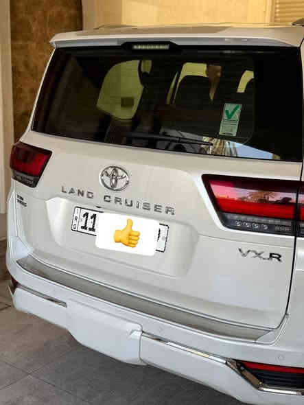 السلام عليكم اخوان تويوتا لاندكروز موديل ٢٠٢٣ بحالة الزيرو vxr رقم بغداد باسمي من الزيرو بحالة الوكالة مكفولة كفالة عامة من شخط رصعة بارد جديدة مغلفه بي بي اف جدا ماشية ٢٥ الف حقيقي المواصفات اعلى مواصفات بالاندكروز VXR بصمة فتحة جنطة كهرباء جميع كشنات كهرباء وجلد وتدفئة وتبريد و٤ كامرات داخل احمر كشنات خزن ميموري محرك توين توربو فورويل درايف شاشة ابل كار بلاي هاندبريك دكمة واوتو هولد زراك لايت رادارات امامي وخلفي وبعد بيها هواي مواصفات  سعر 84 الف وبيه مجال مكاني بغداد حي البنوك رقمي للاتصال ***********
