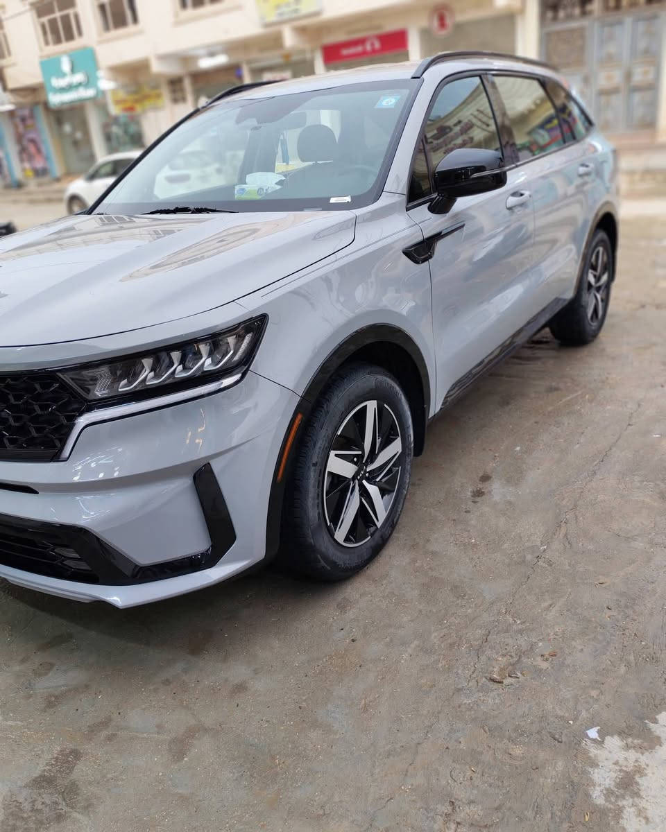 سورنتو2023 EX كفاله عامه كلين 
رقم بغداد مميز بااسمي سنويه  
لون مميز اسمنتي سموك متغير 
........... مواصفات .............  
سياقه اليه. تحديد مسار. توقف ذاتي.نقطه عمياء 
🔴 دخول ذكي   
،تشغيل وطفاء المحرك تلقائي AUTO START STOP
كشنات  VIP
شاشه كبيره نافكيشن
تحكمات استيرن فول 
🔴بصمه 
🔴لايت عدسه زنون عالي ناصي بلادي 
🔴لدات 
🔴مري اشارة ترحيب 
🔴صندوك ذكي وكهرباء 
🔴كراسي جلد هيتر كراسي vip 
🔴6 راكب اوتو فول
🔴شاشه جبيرة كامرة 
🔴 فول رادارات امامي خلفي 360 درجه  
🔴ويل كب 
🔴 سايد بريك اوتو 
🔴اوتو ستوب 
🔴5 انظمه قيادة 
🔴محرك 2500 توربو 
🔴شاحن واير ليس
🔴بريك ذاتي خلفي
🔴 بريك ذاتي امامي

مكان السيارة الدوانية
رقم  ***********
السعر(265)  وبيها مجال
