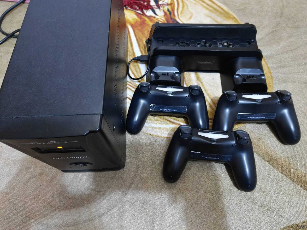 ملحقات بلي 4
قاعدة تبريد وشحن جوستكات بلي 4 برو السعر 15 قفله
جوستك بلي 4 برو اصلي شرط الفحص ع 35 القطعة
يوبي اس فالكون 1200 السعر 50 
عنواني بغداد اي استفسار عالرقم ***********
