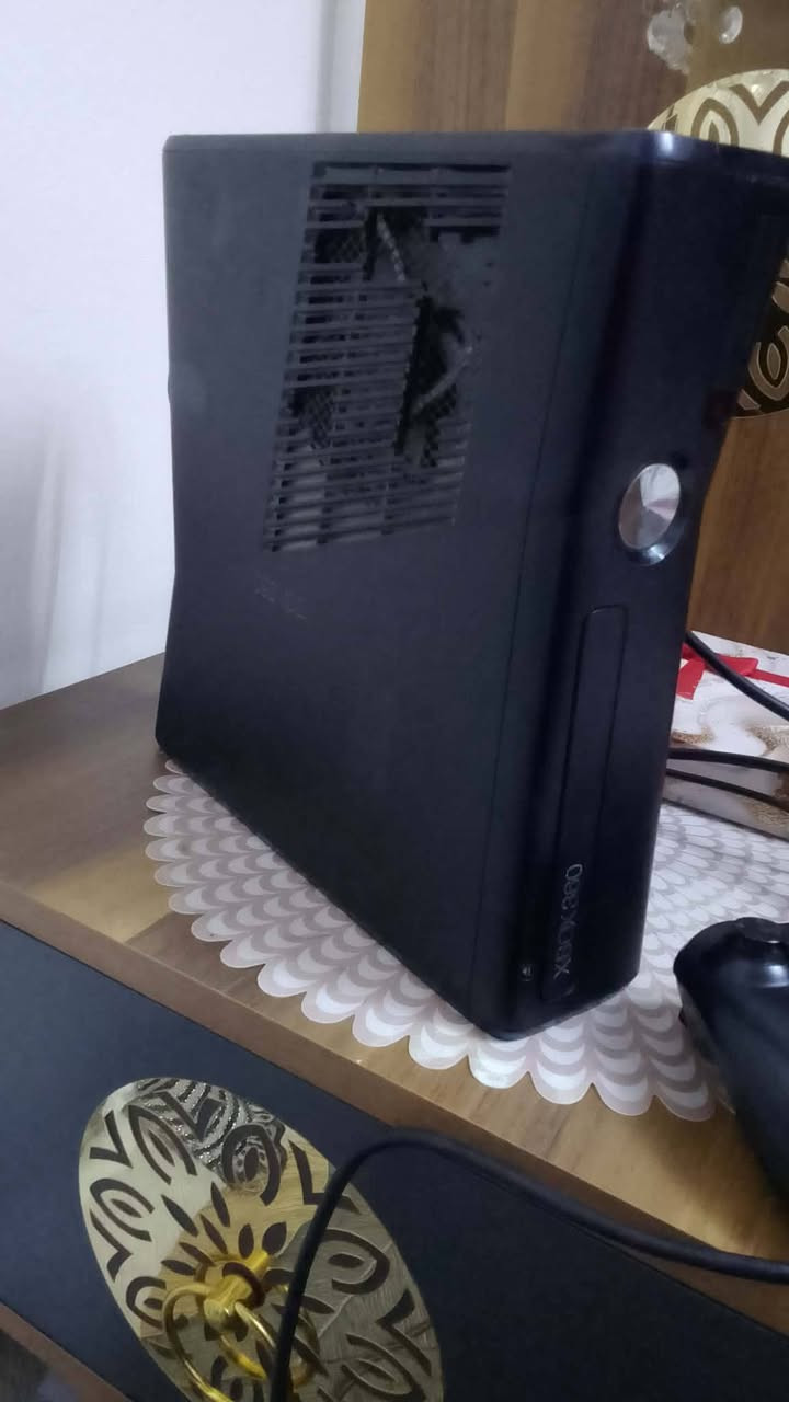 اكس بوكس 360سلم جهاز شوفت عينك نضيف حيل شرط من كلشي كارتونه غراضه كامل العاب بي 150لعب رزنت ايفل كولفد يوتي بيسس العاب قويه حهاز نضافته100
السعر 110بي مجال رقمي***********
