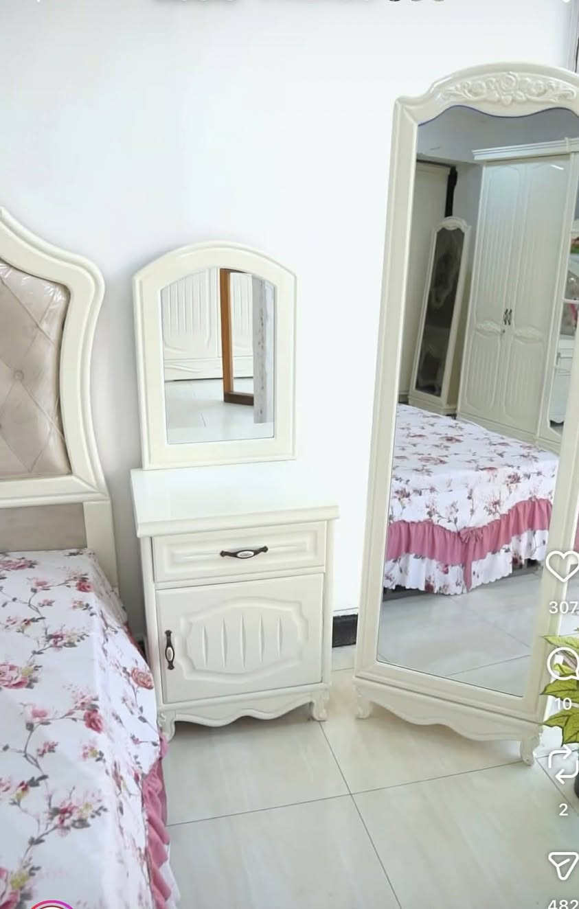 السلام عليكم غرفه نجاره جديده كلش  أريدها بمليونين شتريتها صار سنه ونص بمليونين و٧٥٠٠  عنوان مدينة الامل...


**إذا كنت صاحب هذا الإعلان وتريد حذفه لأي سبب، رجاءا أرسل رسالة إلى الدعم الفني**