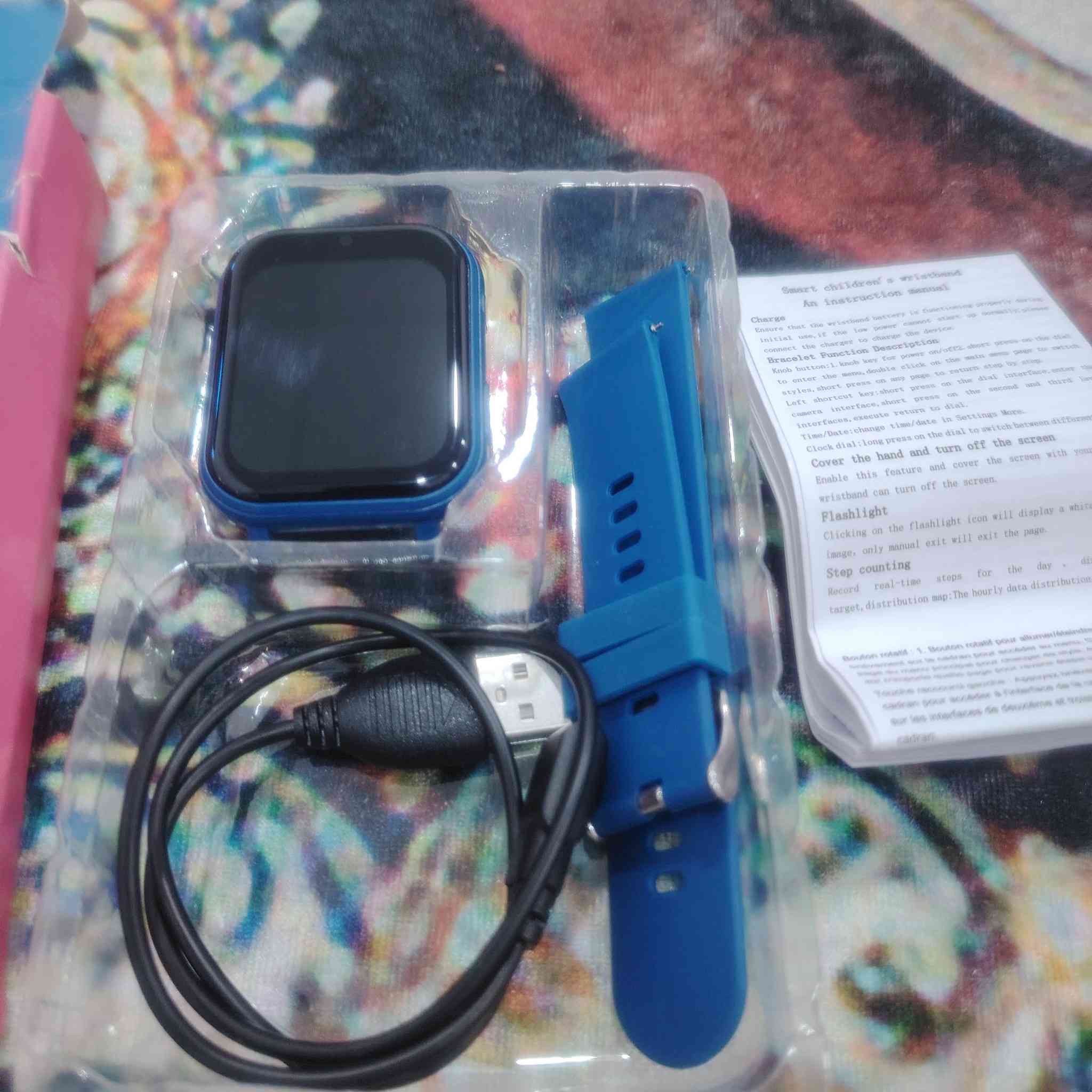 ١٢ الف ع اول تم 
ساعة ذكية للأطفال  4G لتحديد المواقع (GPS) ومكالمات الفيديو،. 

تتبع الموقع: نظام تحديد المواقع العالمي (GPS) لمراقبة موقع طفلك لحظياً.

الاتصال: دعم كامل لاتصال 4G للمكالمات الصوتية والفيديو والدردشة الصوتية.

الأمان: زر SOS للطوارئ لطلب المساعدة بسرعة.

مميزات إضافية: مقاومة للماء (تصنيف IP68)، كاميرا، وضع المدرسة، وعداد خطوات.


**إذا كنت صاحب هذا الإعلان وتريد حذفه لأي سبب، رجاءا أرسل رسالة إلى الدعم الفني**