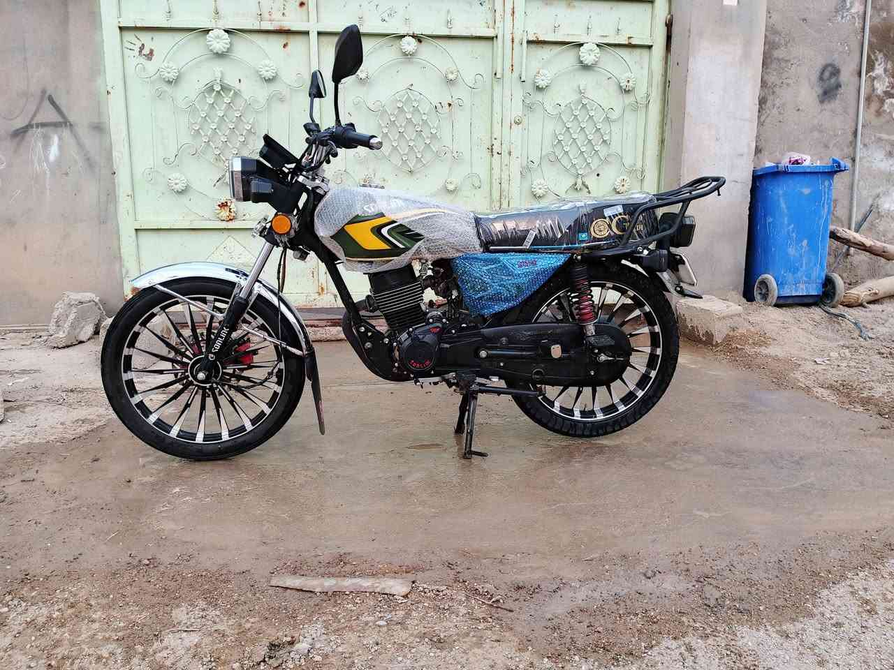 سلام عليكم ورحمة الله وبركاتة دراجه سيفان سولنك باب اول دراجه حلوه مرتبه مكينه سبانه  ما ممدود عليهه سعر 730 وبيهه مجال قليل حك جيتك   مكينه 200 CEF كامله مكمله كهربائية كله شغال رقم  ***********. عنوان ديالى بعقوبه گاطون الرحمه
