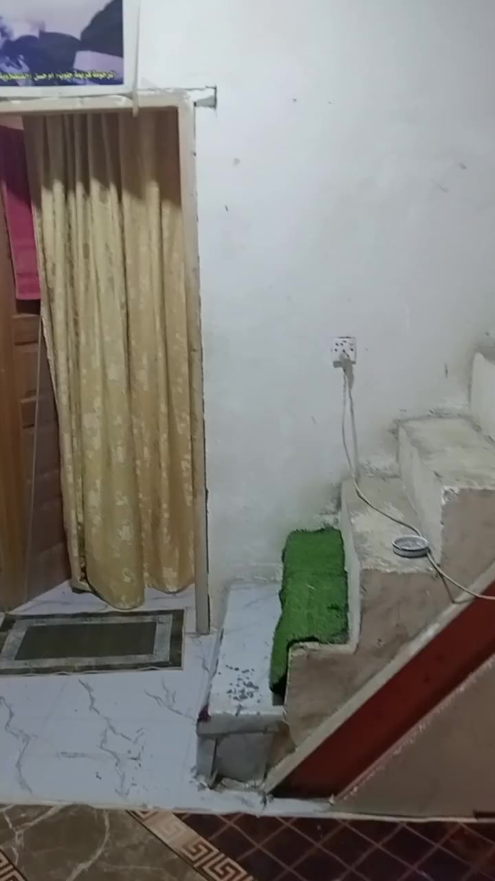 سلام عليكم بيت تجاوز لبيع شارع المركز بيت نضيف ماصاله هواي من بانينه بيت عكاده وماعليه زاله نهاين بيت بصف لمعمل بركات بيت مناسب ونضيف تفاصيل كدامكم ***********واتساب باقي تفاصيل وشراي
