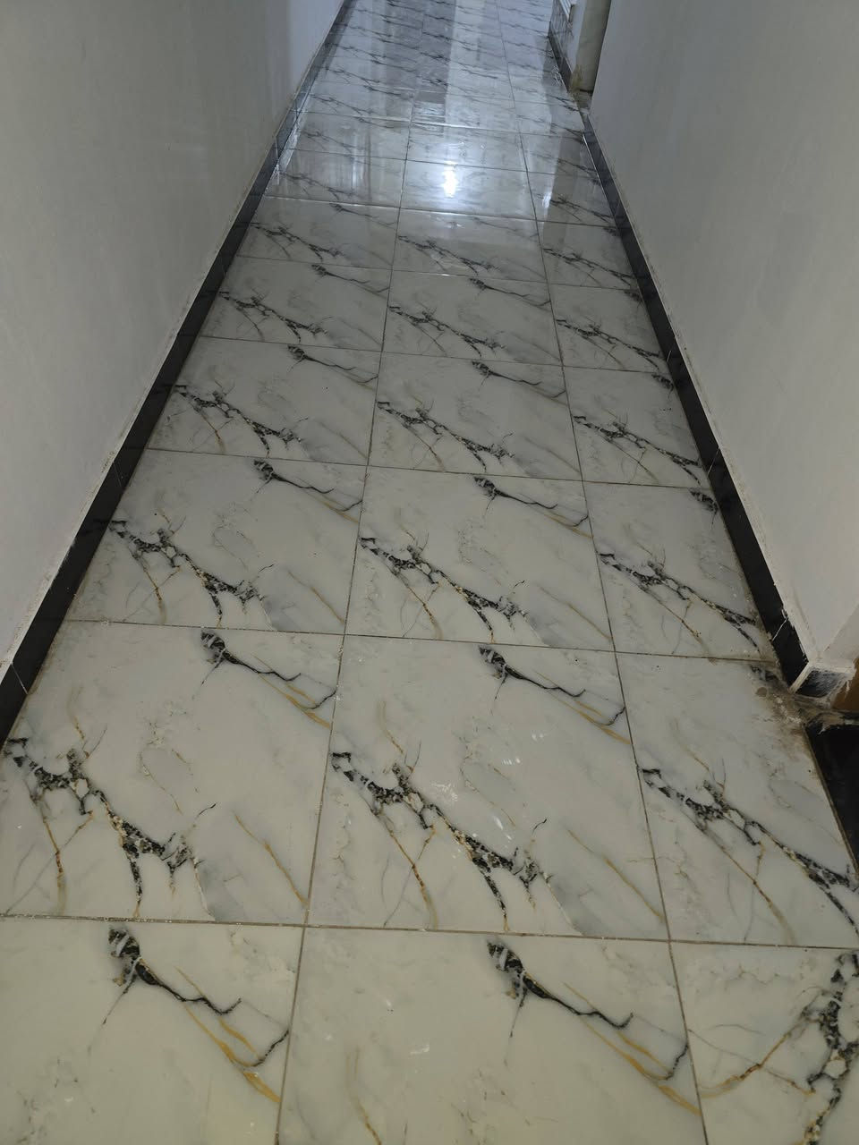 بيت للايجار بالحكي ما مسكون باحد بناء جديد قرب مجمع حسين عليوي اتصل على الرقم***********
