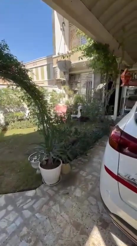السلام عليكم
بيت للبيع مساحه ٢٠٠متر واجه ٨نزال ٢٥  بناء سنه ٢٠٢٠ سند مستقل بغداد جديده رقم ١٠ قرب كنسيه مارتوما للاستفسار اتصل عل رقم ***********

