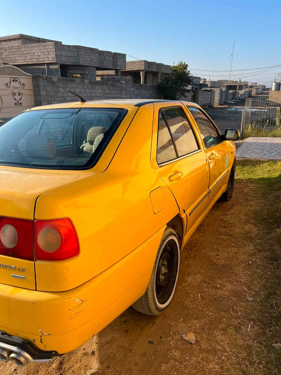 سلام عليكم بيع مستعجل سياره شيري كوين موديل2010سنويه عضم عاج لل 2029 مشروع وطني باسمي مصفره هيئة وغرامة رقم الماني كير ومحرك جدد شرط كهربيات كامله تخم تاير تبريده فقط يحتاج صوندات  السعر 21  وبيها مجال قليل حك الجيه مكاني صلاح الدين تكريت للتواصل ***********
