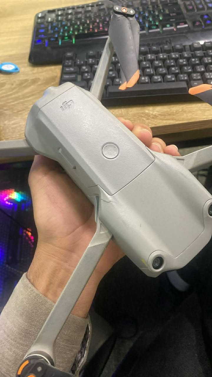درون Air2s بطيارية وحده
الدرون نضيفة او على ايد وحده الدرون مابيها شي فقط هاي الي بل كمبل واكعه تفحص وطير اعلى مدا سعره 900الف وبيها مجال. بسيط


**إذا كنت صاحب هذا الإعلان وتريد حذفه لأي سبب، رجاءا أرسل رسالة إلى الدعم الفني**
