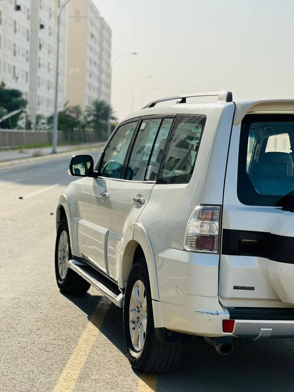 السلام عليكم 
باجيرو 2016 (حبتور ) 
ابيض 
مري شفط
كشنات كهرباء 
كشنات جلد 
دمامات 
اشاير بالمري
تحكمات استيرن
شاشه كامره
فتحه سقف 
حساسات
وباقي مواصفات الحبتور معروفه 
………….
ماشيه (144الف ) 
رقم اربيل بأسمي 
بارد بالباب الخلفي شبر 
وتكحيل بالقماره شبر 
السعر::(185$) وبيها مجال 
***********
متوفر واتساب واتصال 
مكان السياره : بغداد (مجمع بسمايه )
