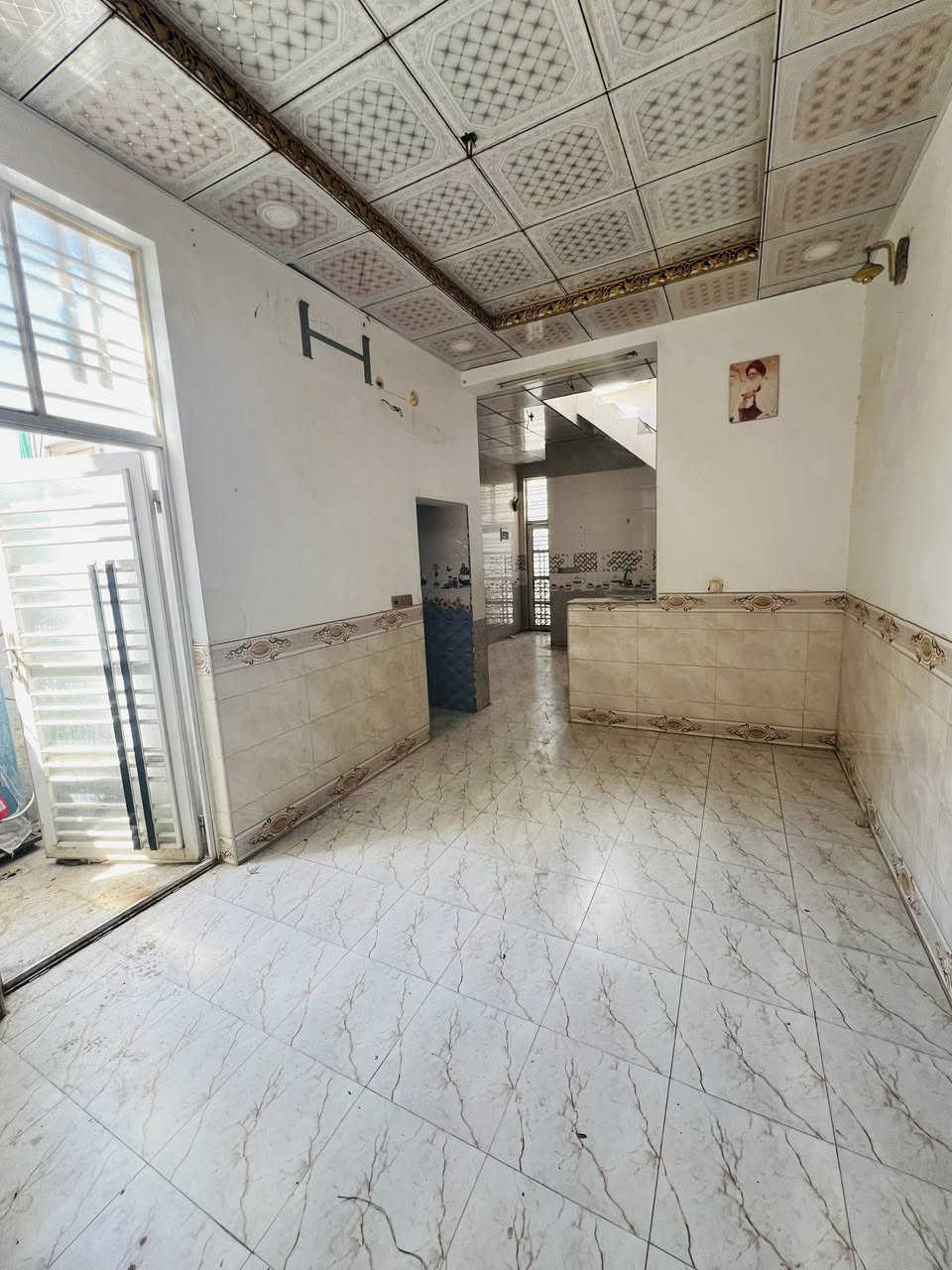 بيت لليجار م١٠٠ متر بحي نداء بل ٥١ ألف وره المصرف قريب عل شارع مجمعات بيتي يجاره ٢٥٠ ألف كل شهر بشهره قفل قفل ٢٥٠ نضيف و جديد البيت فارغ ***********
 ***********
