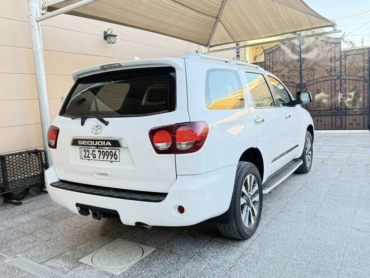 السلام عليكم شباب
للبيع سيكويا 2020 
رقم اربيل مميز بسمي 
سياره لمتدد فول مواصفات 
بصمة 
ماشية 90 
وارد امريكي حادث جاملغ وبنيد فقط مبدلات مال وكالة 
سعر 350 ورقة وبيهة مجال 
العنوان بغداد البلديات 
***********
