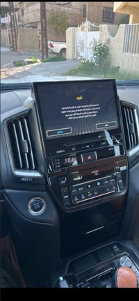 عندي سيارة لاندكروز موديل 2020 فول الفول بحريني فول مواصفات 1/1   محرك...