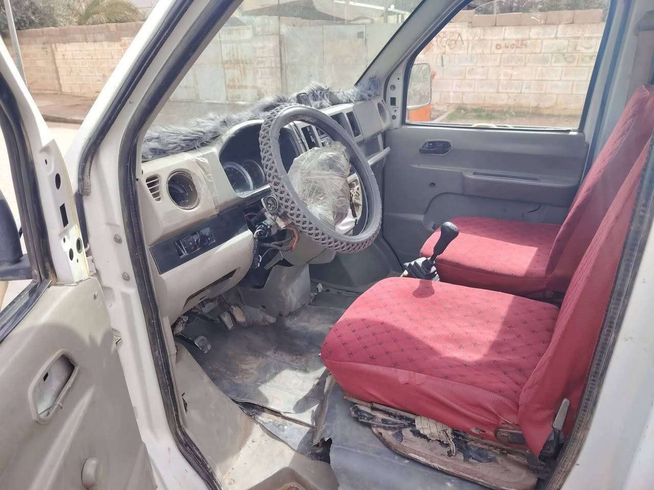 سلام عليكم
للبيع 

عموشه شيري 2011

رقمها نجف صاحبها بالنجف

محرك وكير محور هاڤي 

السياره مجفته جديد وخير من الله ماعايزها شي 

ماموصله شي

***********
