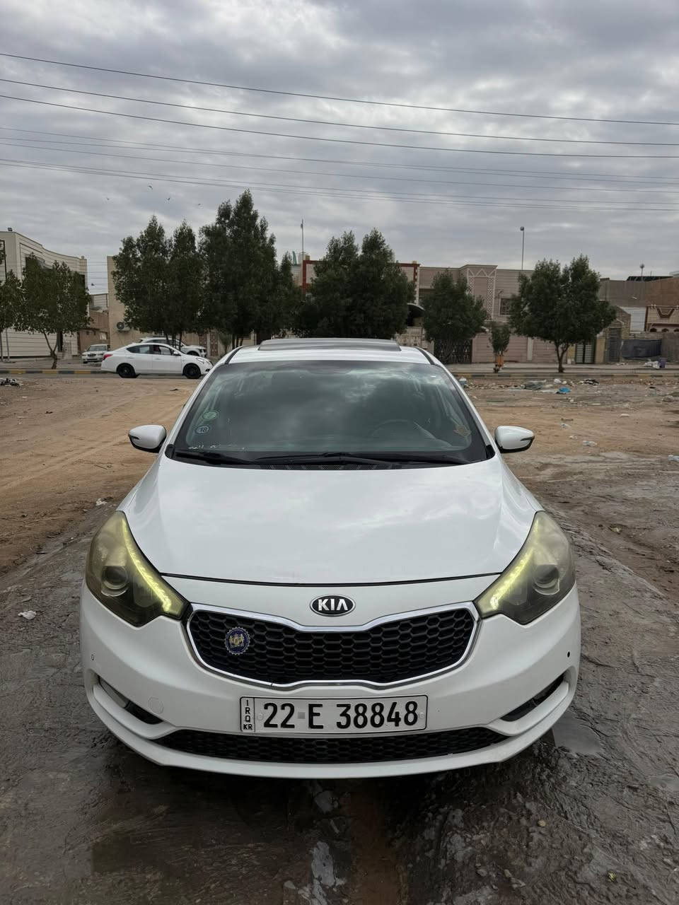 السلام عليكم
كيا سيراتو موديل 14 خليجي فول عدا البصمه رقم انكليزي 
مكينة وكير شرط 
تبريد ثلج 
حدادية وكهربائيات وتخم تايرجديد  
بيها كارتين وبارد ورصعات بالقماره والباقي مكفول السعر ١١٥  وبي مجال 
مكان السيارة النجف الاشرف للأستفسار ***********
