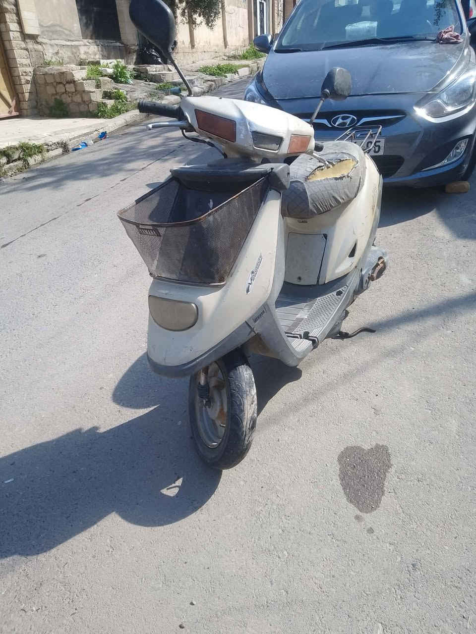 السلام عليكم ماطور بزون ماطور كلو نضيف بس ناقصو باتري سعر 300 ألف بي مجال للطيبين ***********
