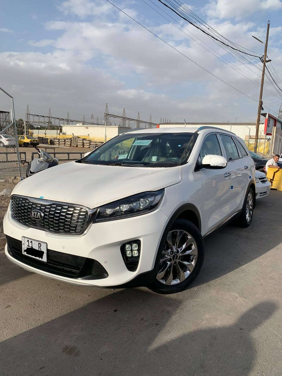 السلام عليكم رمضان كريم البيع كيا سورنتو موديل ٢٠١٩ خليجي ماشيه ٣٠ آلاف حقيقي سياره جديده وعل أيدي إستلام شركه الدوليه العراقيه مكفوله كفاله عامه حتى دعاميات فقط رصعه صغير بارد حتى دعاميات بدون صبغ بصمات شركه كتلوكاته سبير مانزل موصفات الدوليه العراقيه 
بصمه 
جلد 
هندريك بصمه 
صندوك كهربائي 
محركه ٣٥٠٠ ٦ سلندر 
٧راكب 
٣ قطع تبريد 
أوتو هولد 
سبورت 
إيكو
كراسي كهربائي 
شاشه أصلي 
أريل نفكيشن 
بصمه أبواب 
ثلاجه 
مري شفط وترحيب 
جي بي اس 
حساس امامي 
حساس خلفي 
كامره خلفيه 
لايت ٣ عدسات 
بك لايت لد 
فوول موصفات 
مكاني بغداد جديده رقمي 
*********** أبو علي
