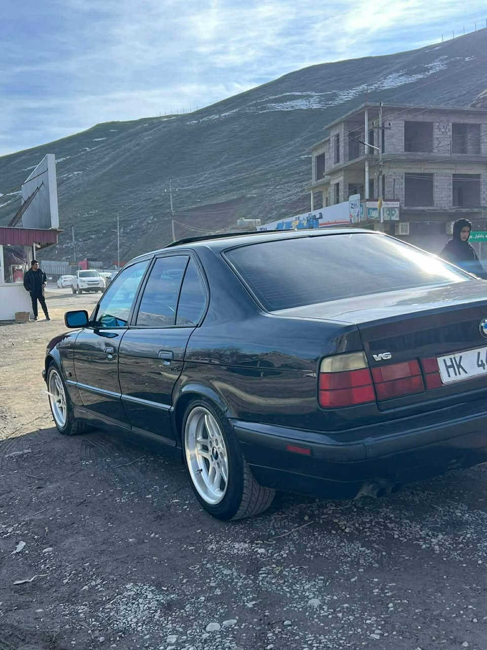 بيئم ئه وروپي بؤ فرؤشتن و گؤرينةوة به شتيك به دلم بيت 
مؤديل ١٩٩٥ فول فول مةكينة ٥٢٥ي  تؤماتيك ده حامي لؤ دةحامي بةشةرت بي ليدران  
مه نفيست ئيبراهيم خةليل سحری47 مةجاليكي برايانة 
شوين سؤران ***********
ڤايبةر و وه تس ئةپيشي لةسةرة أربيل, العراق
