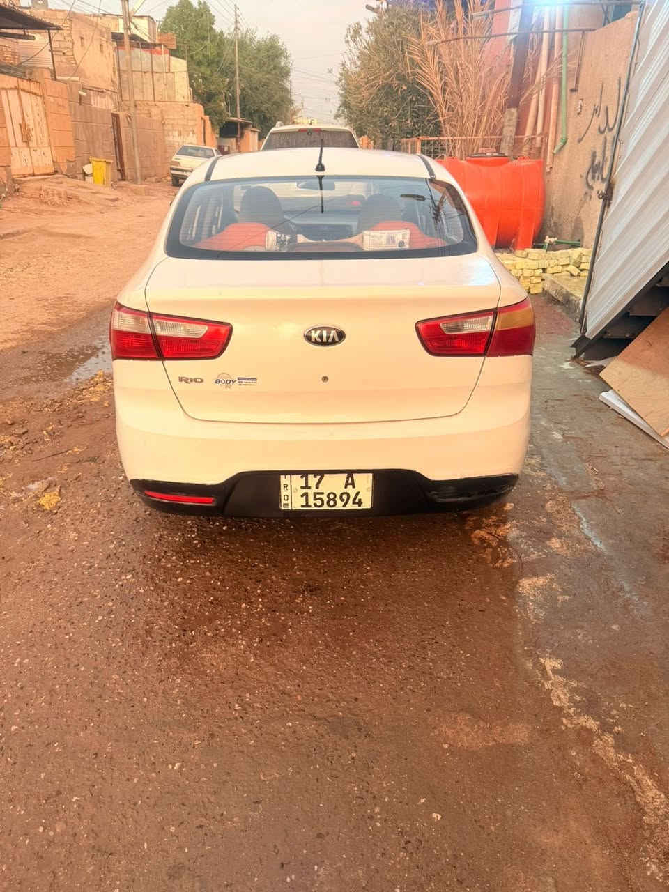 سلام عليكم كيا ريو موديل ٢٠١٣ للبيع رقم مثنى راعيه بالبصره السعر ٧٥ وبيه مجال رقم انكليزي مكينه جديده حداديه جديده تخم تاير باتري جديد غير مكفوله من الصبغ بدون ضربه قويه اني مكلف بالنشر فقط رقم صاحب السياره *********** موجوده بالبصر  الحيانيه حي الحسين اول لاين لحد يراسلني على الفيس رقم صاحبه موجود وعده واتساب وفيس وكلشي موجود
