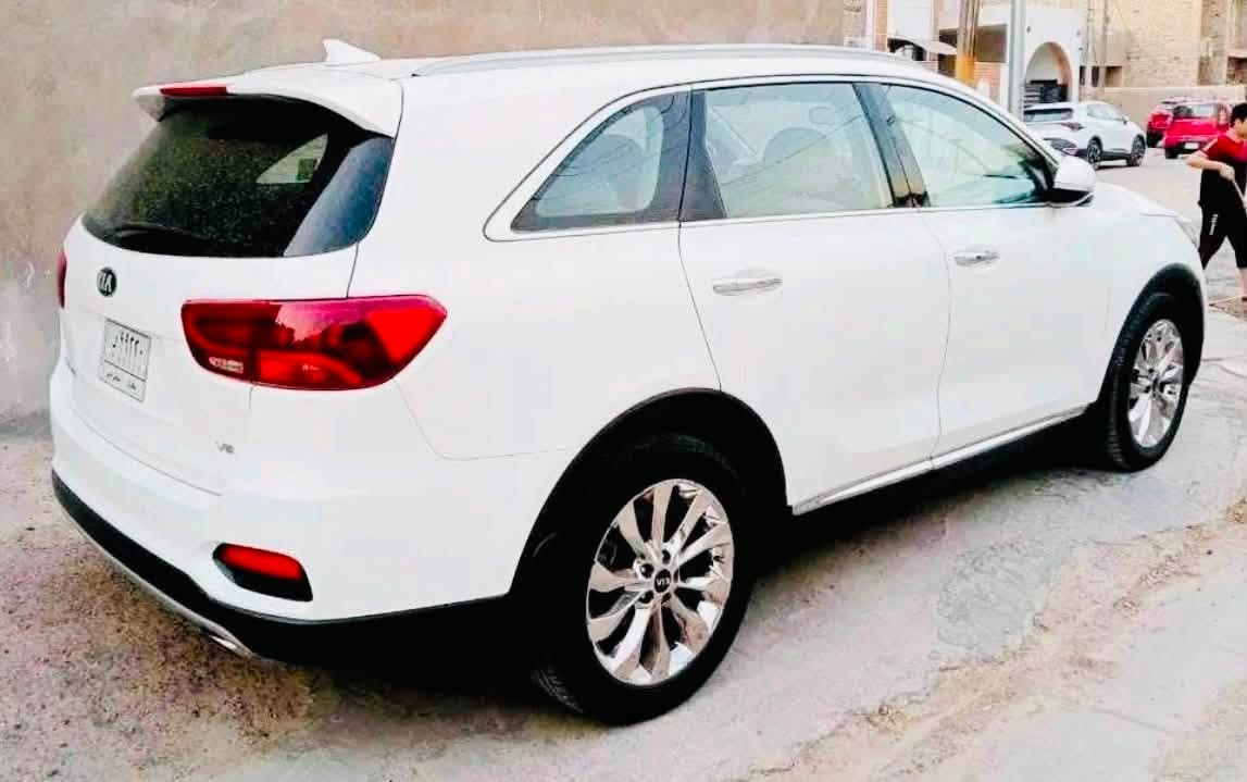 السلام عليكم
للبيع كيا سورنتو موديل 2019 خليجي 

6 سلندر 

7 راكب 

3 قطع تبريد 

كفاله من الصبغ والتبديل 

عدا بارد ملاحضات 
رقم بغداد دولي الجديد 
للاستفسار 

***********
