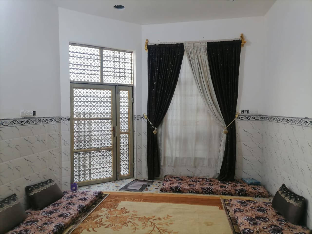 🌹🌹على بركة الله🌹🌹

⭕️تسلسل : 1090
🟢 دار للبيع في الفلوجة حي الجولان الثانية قرب اسواق البركة
📍المساحة بالسند: ١٧٠ م٢
📍 طابو زراعي 
📍الابعاد: ٨،٥❌٢٠ م
📍 شارع : ١١ م
📍بناء بلوك ٢٠٢٤

🟢مشيدات الدار للطابق الاول
غرفتين  نوم. صاله ..مطبخ ..استقبال صحيات داخلية وخارجيه حمام ..مناور
🟢مشيدات الطابق الثاني
ثلاثة غرف نوم وصالة وصحيات

🟢سعر البيع للعقار: ٧٥ مليون دينار

‏‎⚠️ مكتب دجلة الهندسي للعقار حي الجولان قرب صناعة الجولان للسيارات مجاور سوبر ماركت الهلال
للاستفسار الاتصال
‏‭ *********** 
***********
