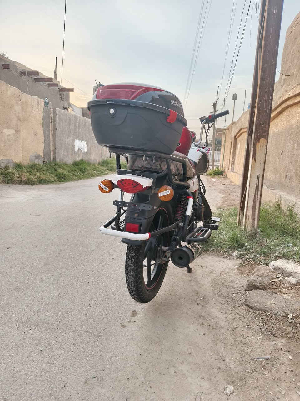 السلام عليكم ورحمة الله
ما بعد السلام، دراجة دايون سونليك موديل 23 اوراق اصولي كهربائيات كاملة وشغالة ع الاخير دراجة كل نقص ما بيها مال جناي سعرها مليون و300  رقمي ***********
